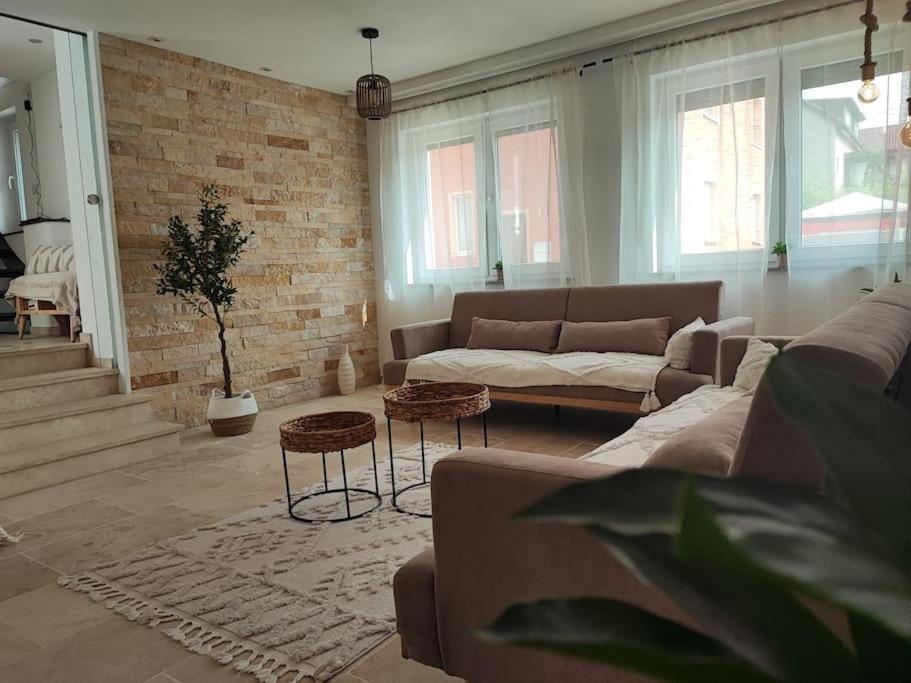 -Stadthaus Ida- Mit Grosser Dachterasse, Am Schlosspark, Luftkurort Kisslegg, Boxspringbetten, Kaffeevollautomat, Smarttv, Familienfreundlich, Grosszuegig, Zentral Luaran gambar