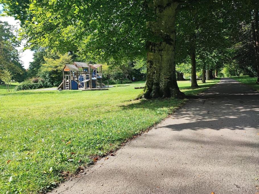-Stadthaus Ida- Mit Grosser Dachterasse, Am Schlosspark, Luftkurort Kisslegg, Boxspringbetten, Kaffeevollautomat, Smarttv, Familienfreundlich, Grosszuegig, Zentral Luaran gambar