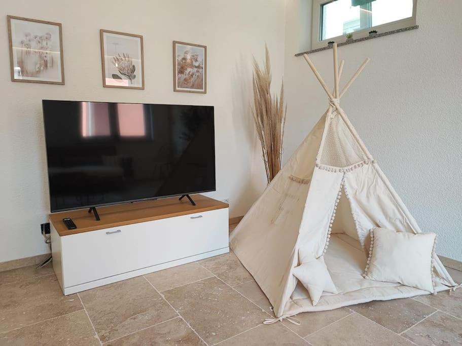 -Stadthaus Ida- Mit Grosser Dachterasse, Am Schlosspark, Luftkurort Kisslegg, Boxspringbetten, Kaffeevollautomat, Smarttv, Familienfreundlich, Grosszuegig, Zentral Luaran gambar
