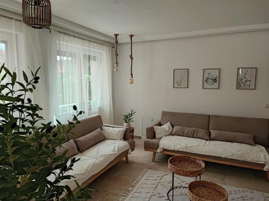 -Stadthaus Ida- Mit Grosser Dachterasse, Am Schlosspark, Luftkurort Kisslegg, Boxspringbetten, Kaffeevollautomat, Smarttv, Familienfreundlich, Grosszuegig, Zentral Luaran gambar