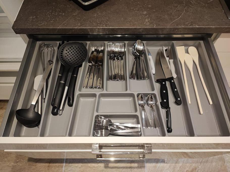 -Stadthaus Ida- Mit Grosser Dachterasse, Am Schlosspark, Luftkurort Kisslegg, Boxspringbetten, Kaffeevollautomat, Smarttv, Familienfreundlich, Grosszuegig, Zentral Luaran gambar