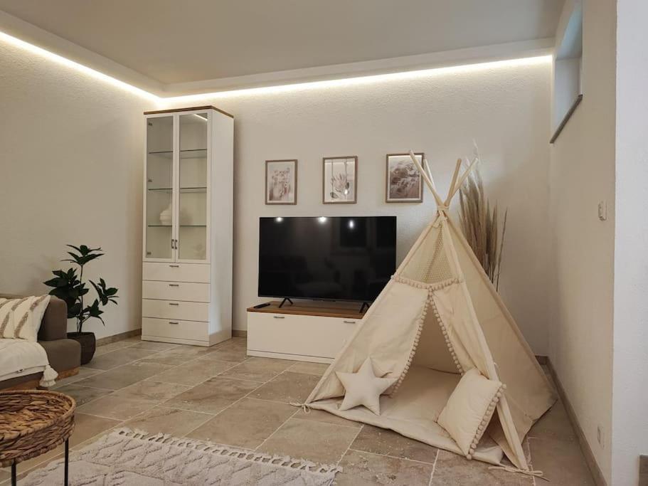 -Stadthaus Ida- Mit Grosser Dachterasse, Am Schlosspark, Luftkurort Kisslegg, Boxspringbetten, Kaffeevollautomat, Smarttv, Familienfreundlich, Grosszuegig, Zentral Luaran gambar