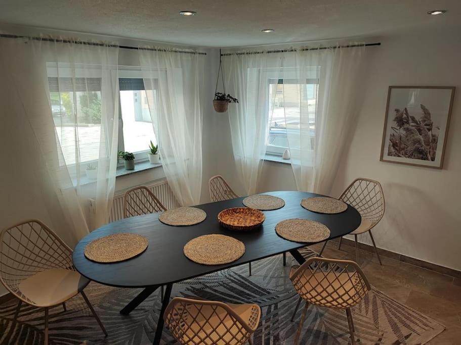 -Stadthaus Ida- Mit Grosser Dachterasse, Am Schlosspark, Luftkurort Kisslegg, Boxspringbetten, Kaffeevollautomat, Smarttv, Familienfreundlich, Grosszuegig, Zentral Luaran gambar