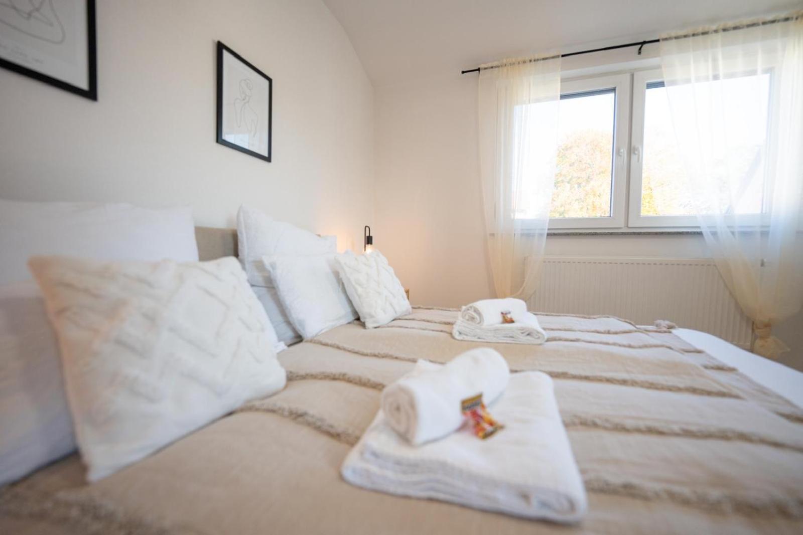 -Stadthaus Ida- Mit Grosser Dachterasse, Am Schlosspark, Luftkurort Kisslegg, Boxspringbetten, Kaffeevollautomat, Smarttv, Familienfreundlich, Grosszuegig, Zentral Luaran gambar