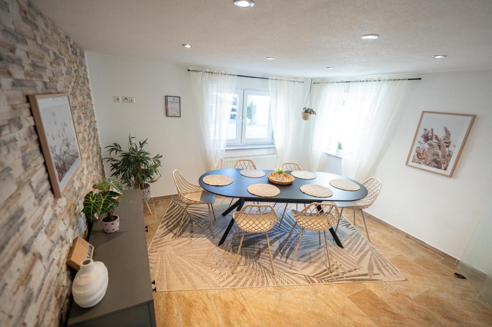 -Stadthaus Ida- Mit Grosser Dachterasse, Am Schlosspark, Luftkurort Kisslegg, Boxspringbetten, Kaffeevollautomat, Smarttv, Familienfreundlich, Grosszuegig, Zentral Luaran gambar