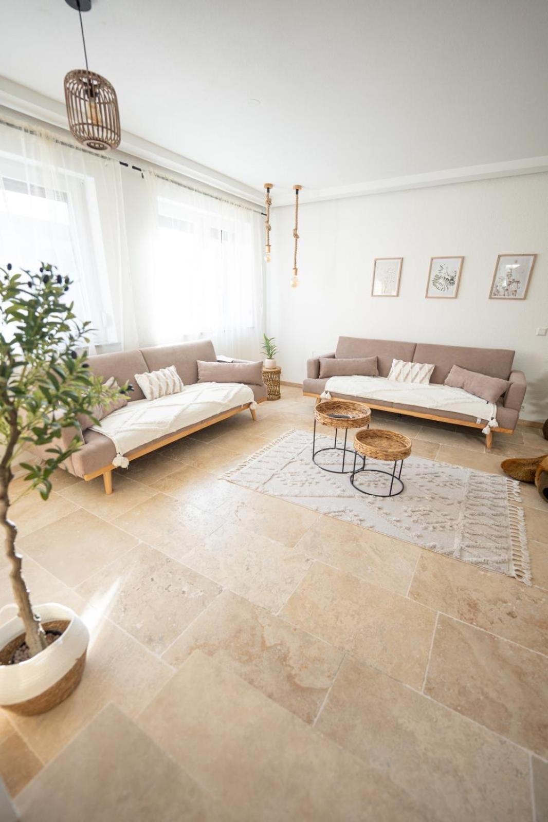 -Stadthaus Ida- Mit Grosser Dachterasse, Am Schlosspark, Luftkurort Kisslegg, Boxspringbetten, Kaffeevollautomat, Smarttv, Familienfreundlich, Grosszuegig, Zentral Luaran gambar