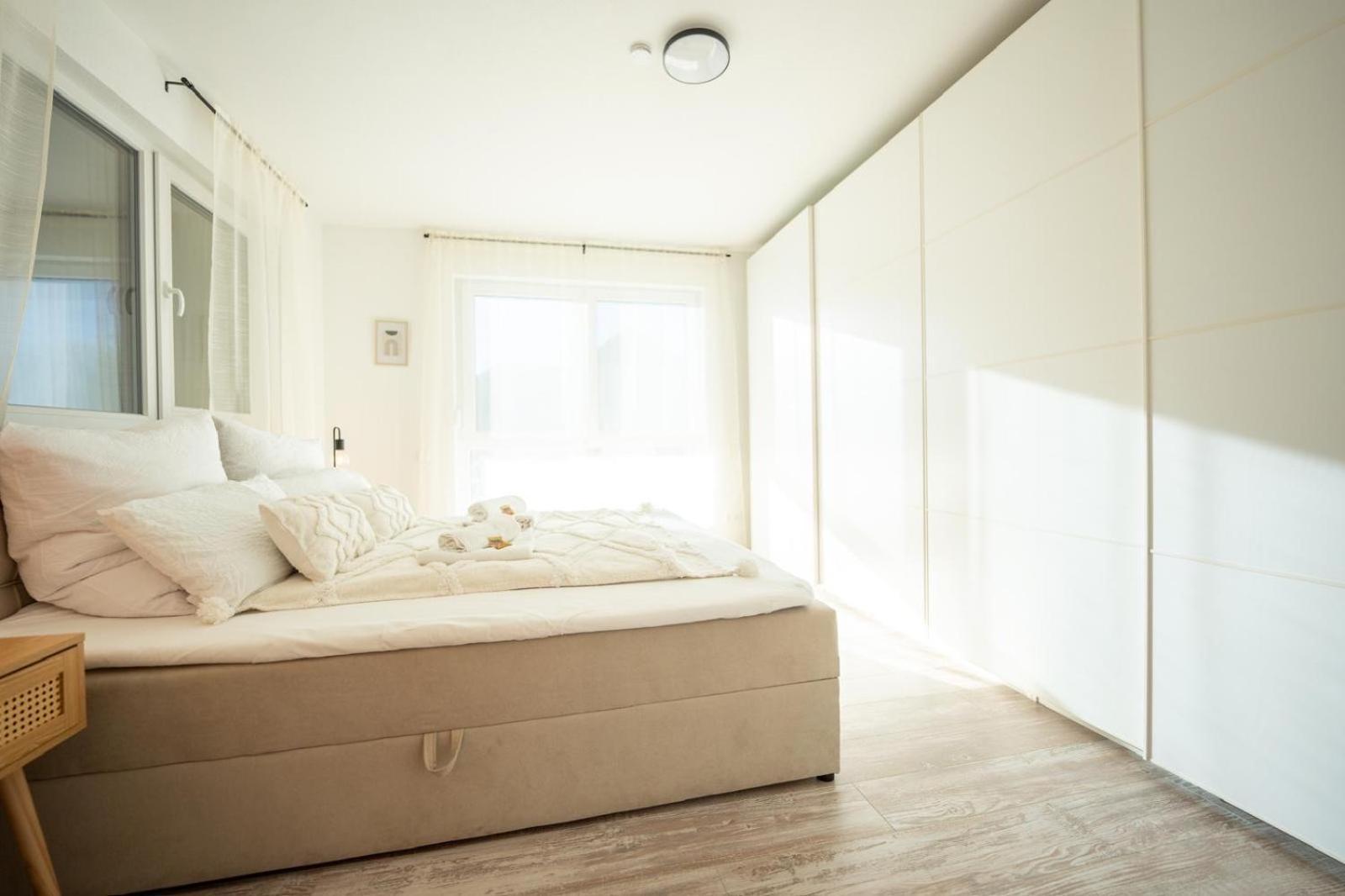 -Stadthaus Ida- Mit Grosser Dachterasse, Am Schlosspark, Luftkurort Kisslegg, Boxspringbetten, Kaffeevollautomat, Smarttv, Familienfreundlich, Grosszuegig, Zentral Luaran gambar