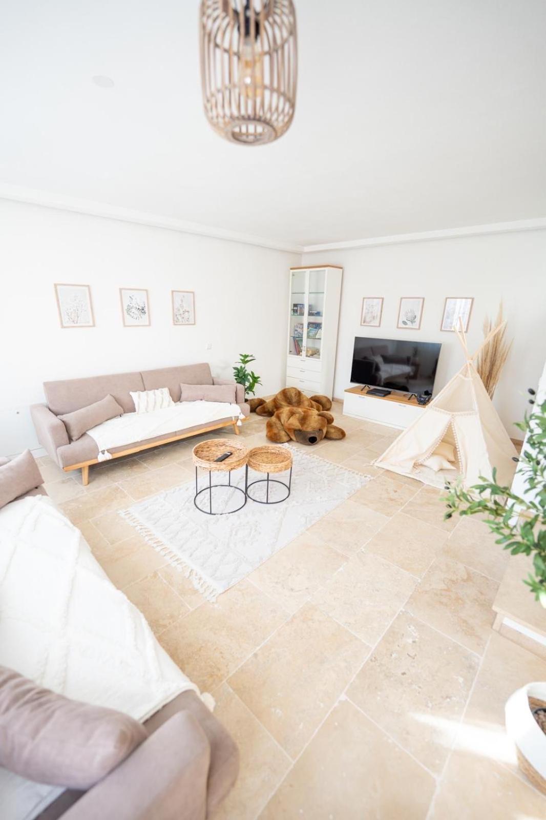 -Stadthaus Ida- Mit Grosser Dachterasse, Am Schlosspark, Luftkurort Kisslegg, Boxspringbetten, Kaffeevollautomat, Smarttv, Familienfreundlich, Grosszuegig, Zentral Luaran gambar