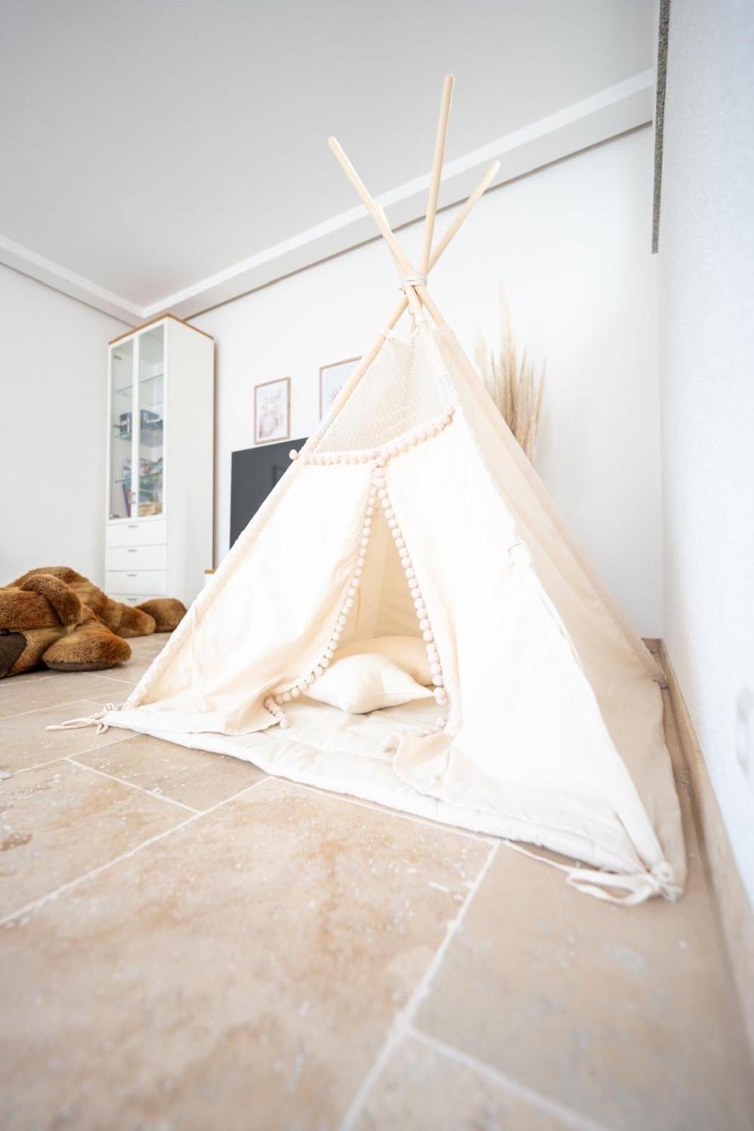 -Stadthaus Ida- Mit Grosser Dachterasse, Am Schlosspark, Luftkurort Kisslegg, Boxspringbetten, Kaffeevollautomat, Smarttv, Familienfreundlich, Grosszuegig, Zentral Luaran gambar